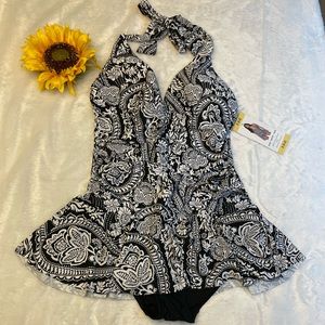 Rose Marie Ried black and white halter style swim dress size small 6/8